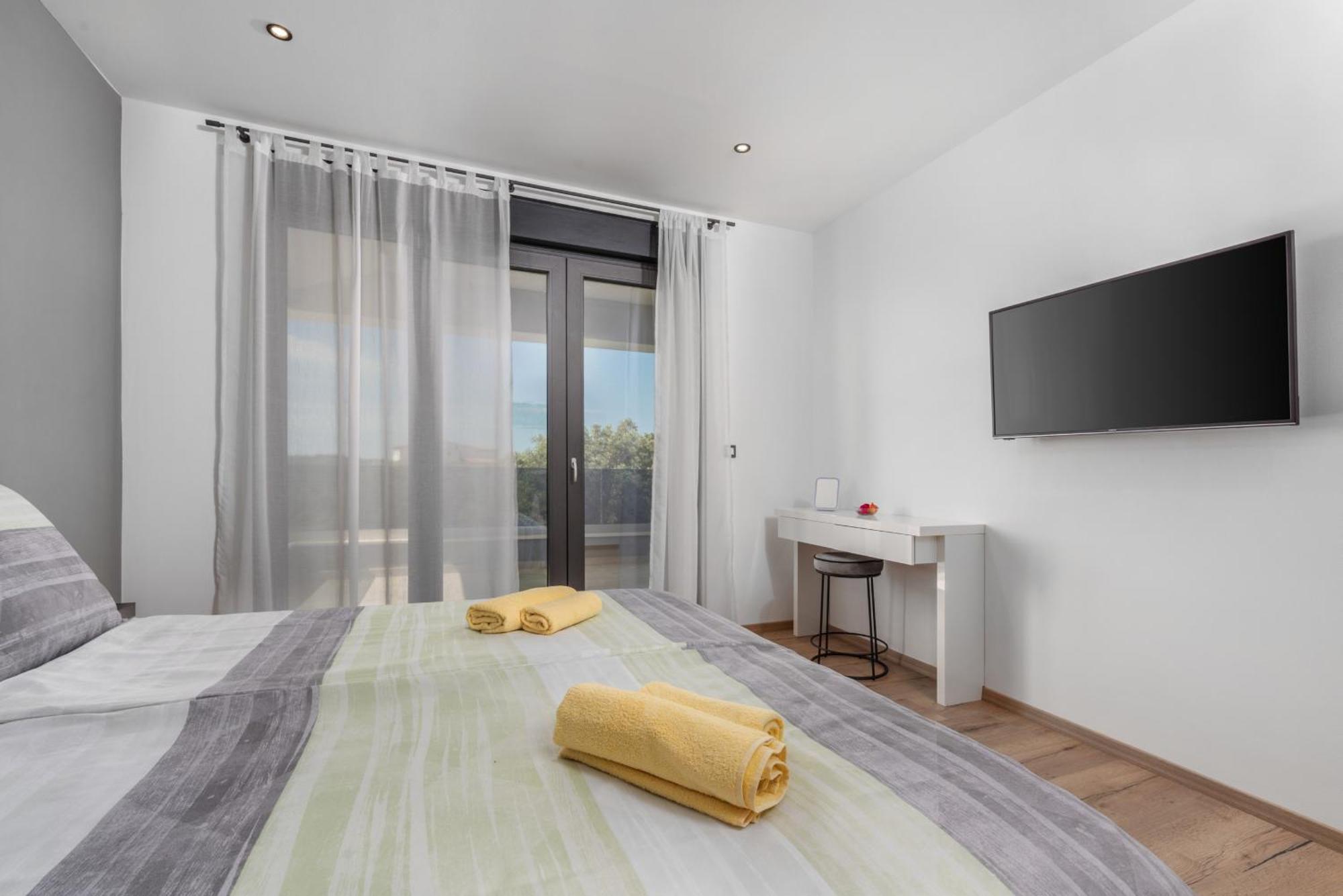 Villa Posidonia Near Pula With Sea View And Surrounded By Olive Trees Krnica Exterior foto